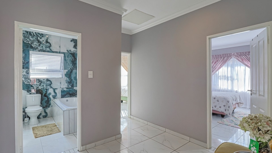 4 Bedroom Property for Sale in Waterkloof East North West